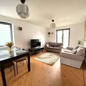 Lovely 2-bedrooms Step To The Swansea