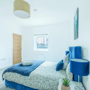 Centrally Located Stylish Birmingham