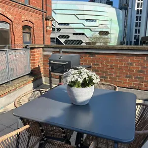 Leeds Townhouse With Private Roof Garden Sleeps 4 Leeds (West Yorkshire)